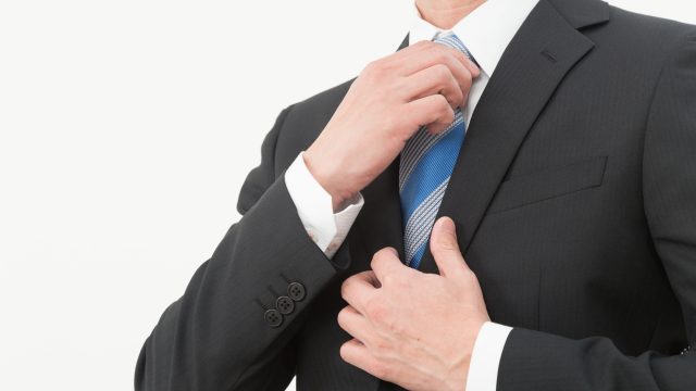 就活用のネクタイの色 柄の正解は 業界やシーンに合わせたネクタイを選ぼう インターン 就活に役立つ情報メディア ユアターンplus