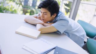 大学生はメイクしないと不便 周りから浮く するべき理由をわかりやすく解説 インターン 就活に役立つ情報メディア ユアターンplus 大学生はメイクしないと不便 周りから浮く するべき理由をわかりやすく解説 インターン 就活に役立つ情報メディア ユアターンplus