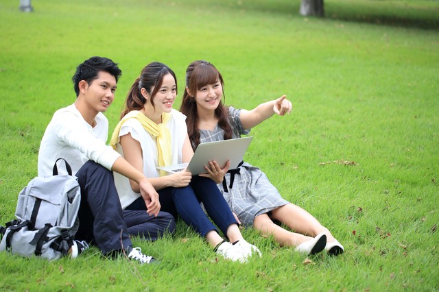 彼女がいない大学生はどれくらいいる？ヤバい特徴と彼女を作る方法を解説！